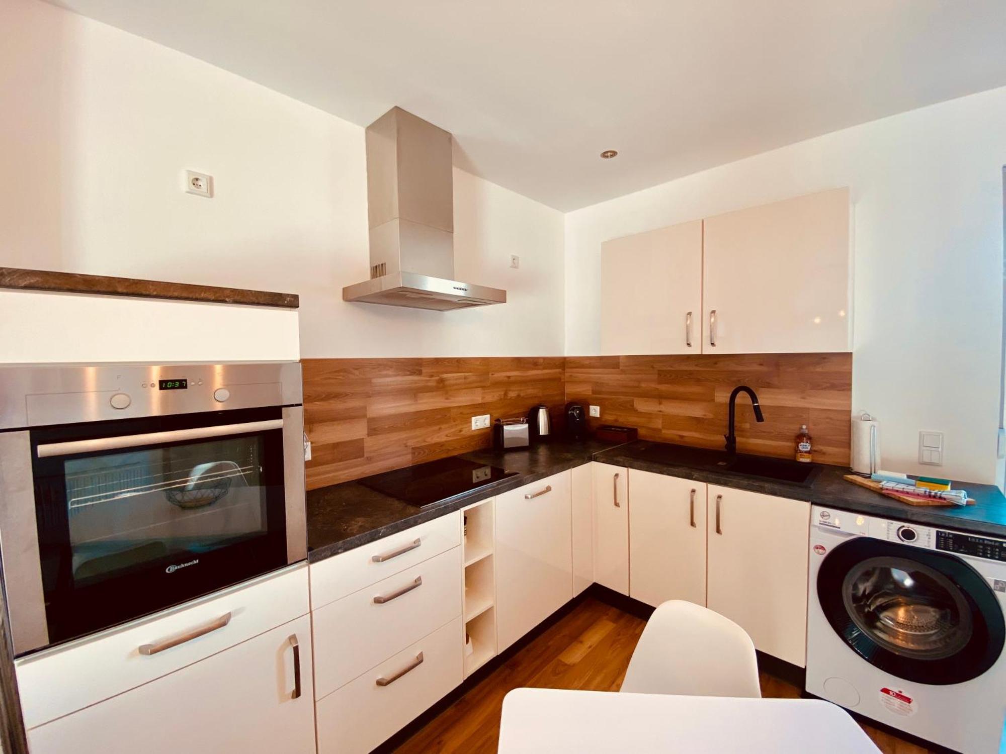 Hochwertige Ferienwohnung Mit 7Qm Balkon, Netflix, Kaffeeautomat, Rainshower Bad ツウィッカウ エクステリア 写真