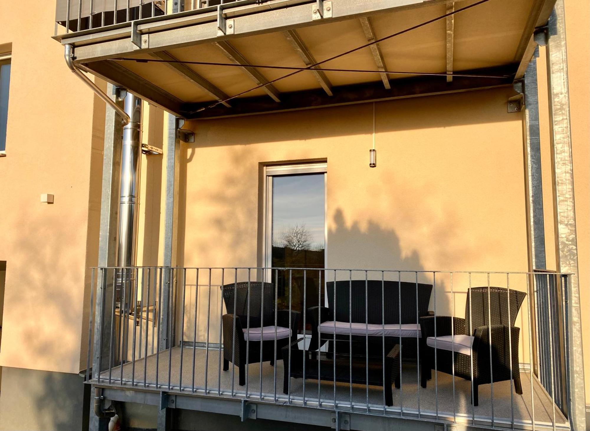 Hochwertige Ferienwohnung Mit 7Qm Balkon, Netflix, Kaffeeautomat, Rainshower Bad ツウィッカウ エクステリア 写真